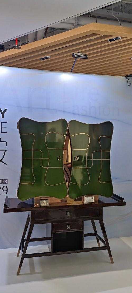 地心护核者，解锁家具旋转与方向调整的资源管理艺术